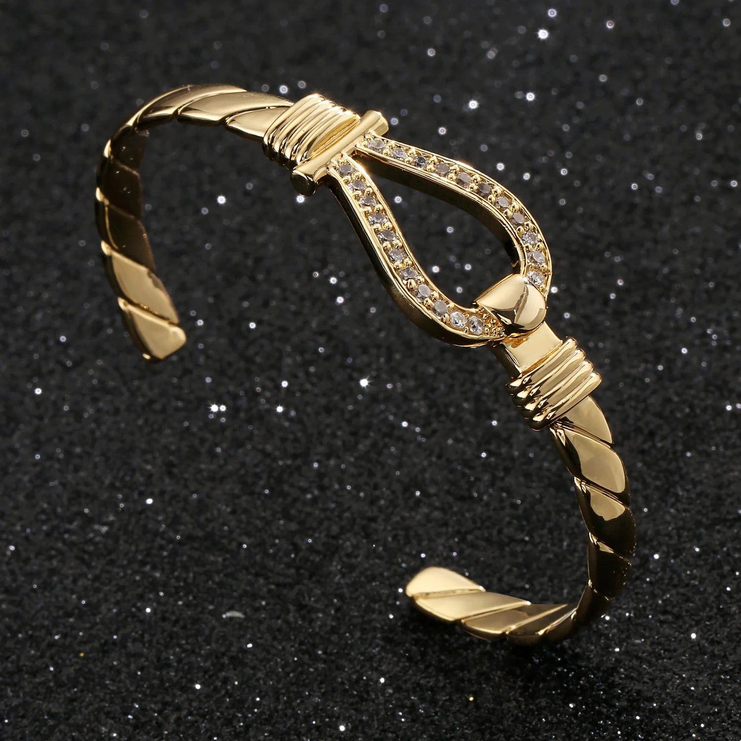 GOLD LOOP BANGLE