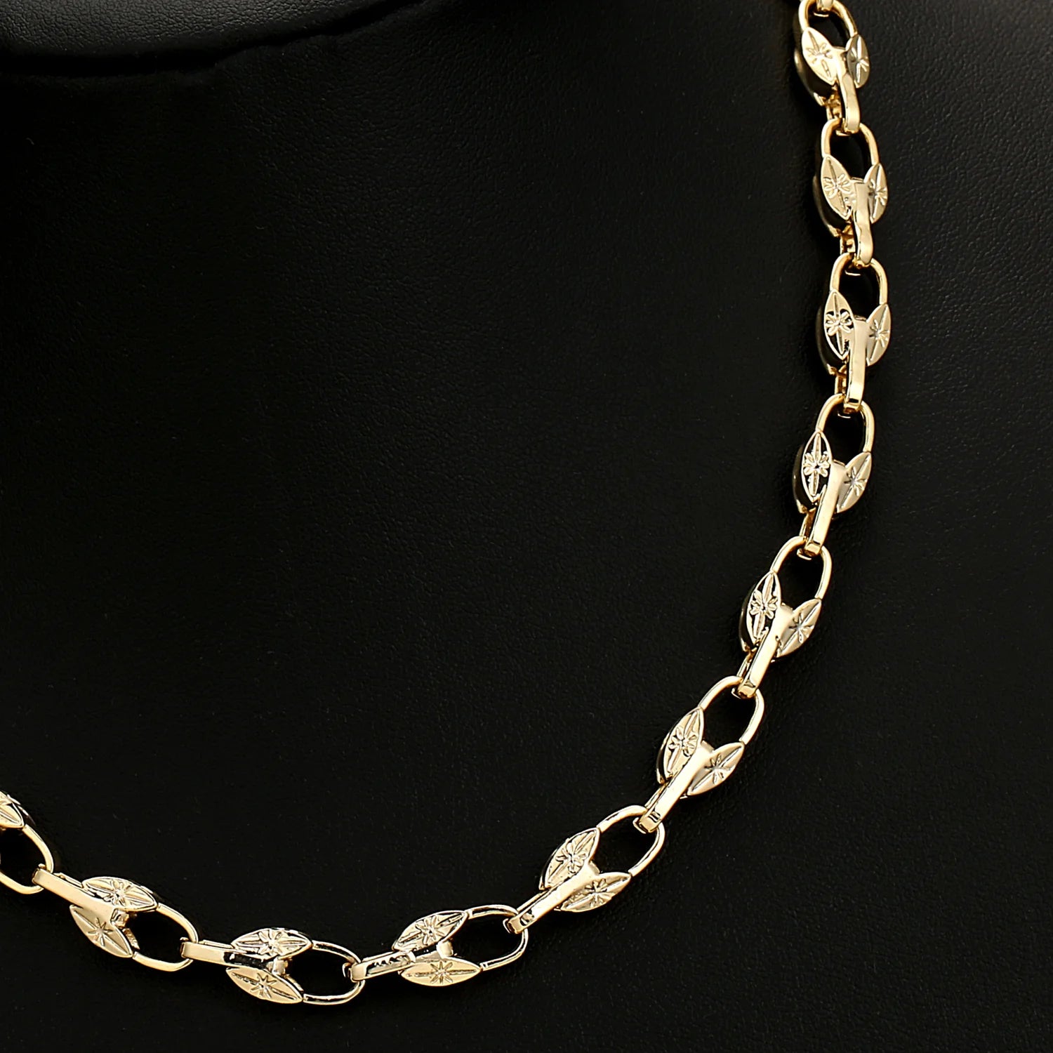 GOLD PATTERNED TULIP CHAIN