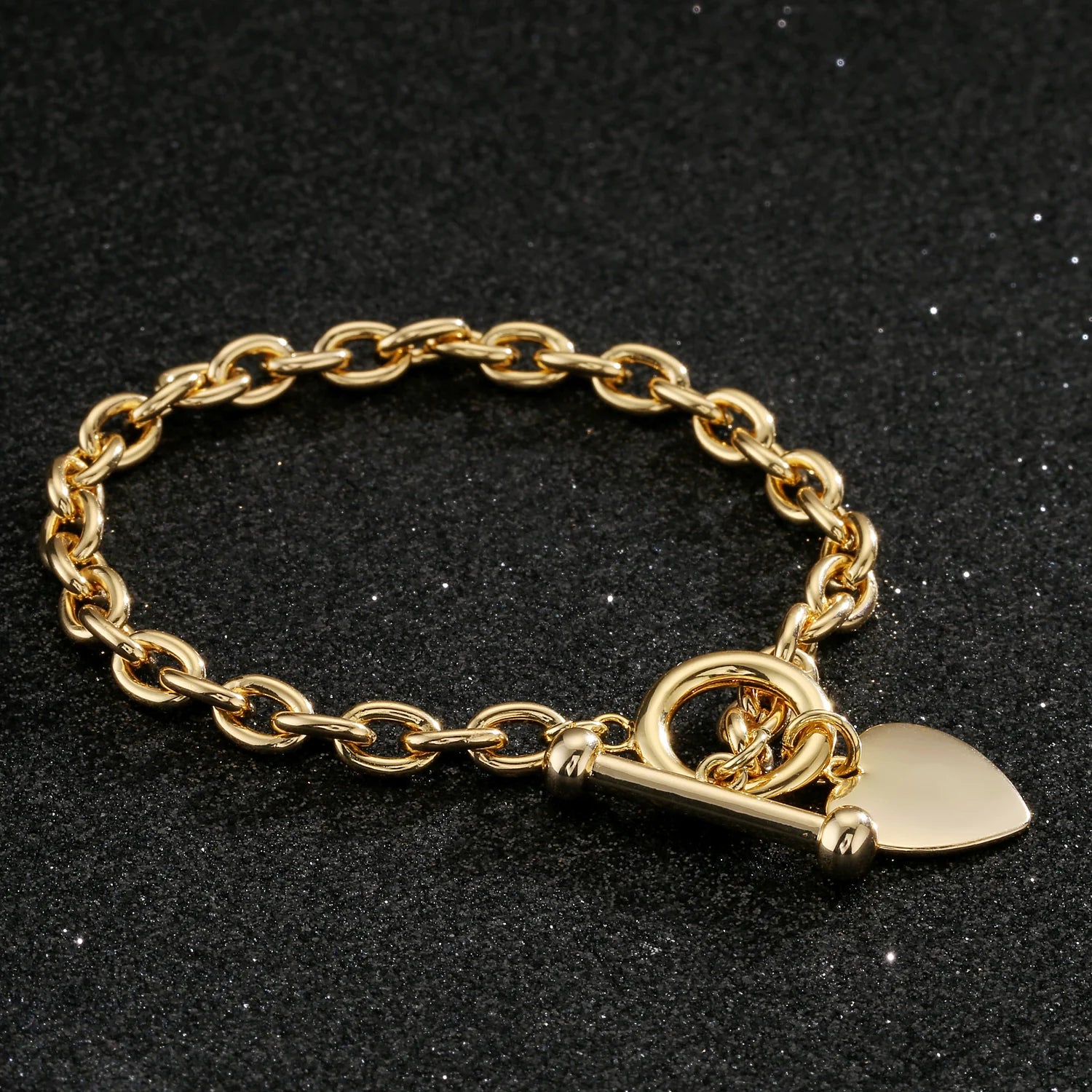 GOLD TOGGLE HEART BRACELET OVAL LINKS TBAR